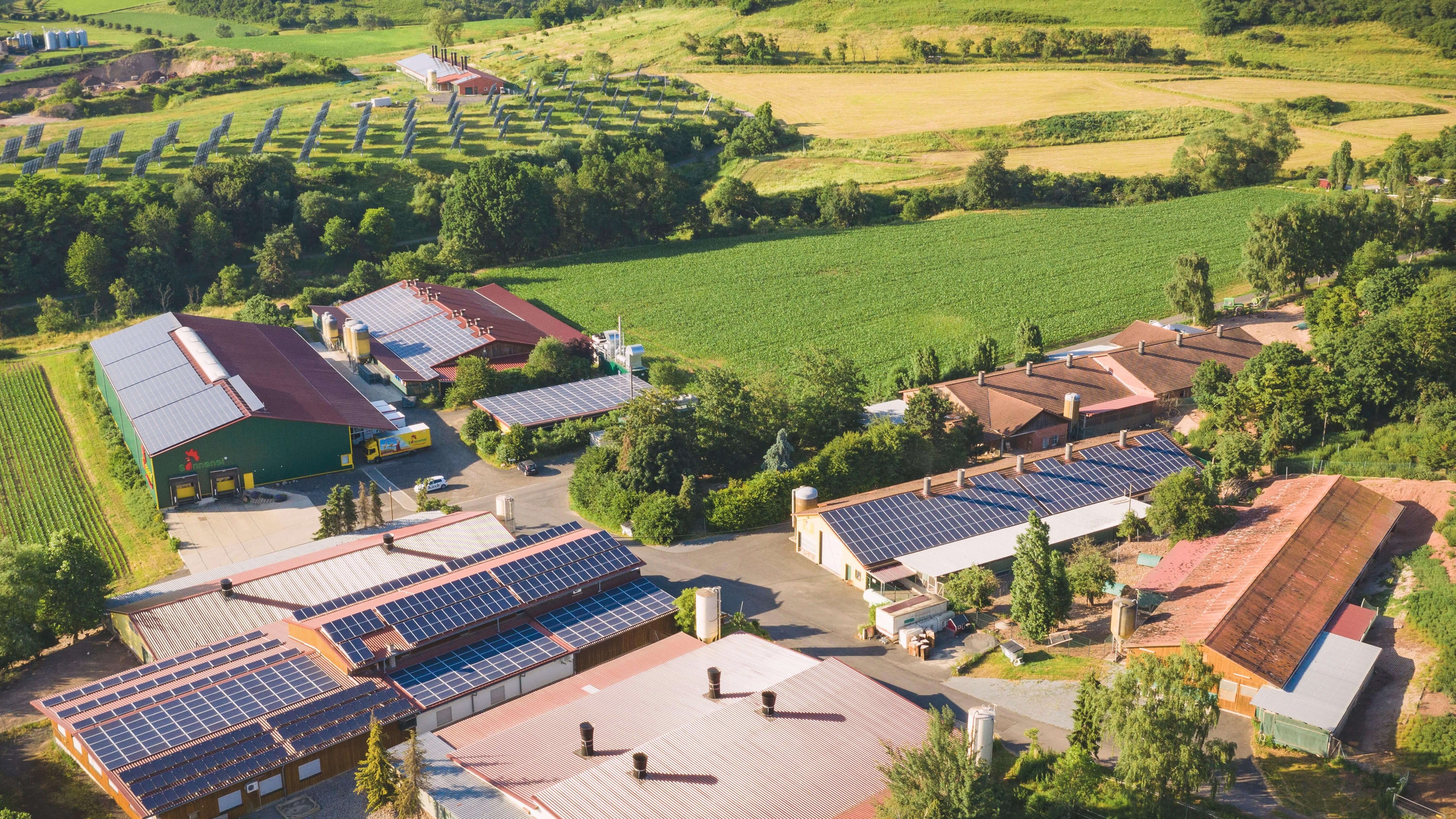 Luftaufnahme des Mustergeflügelhofs